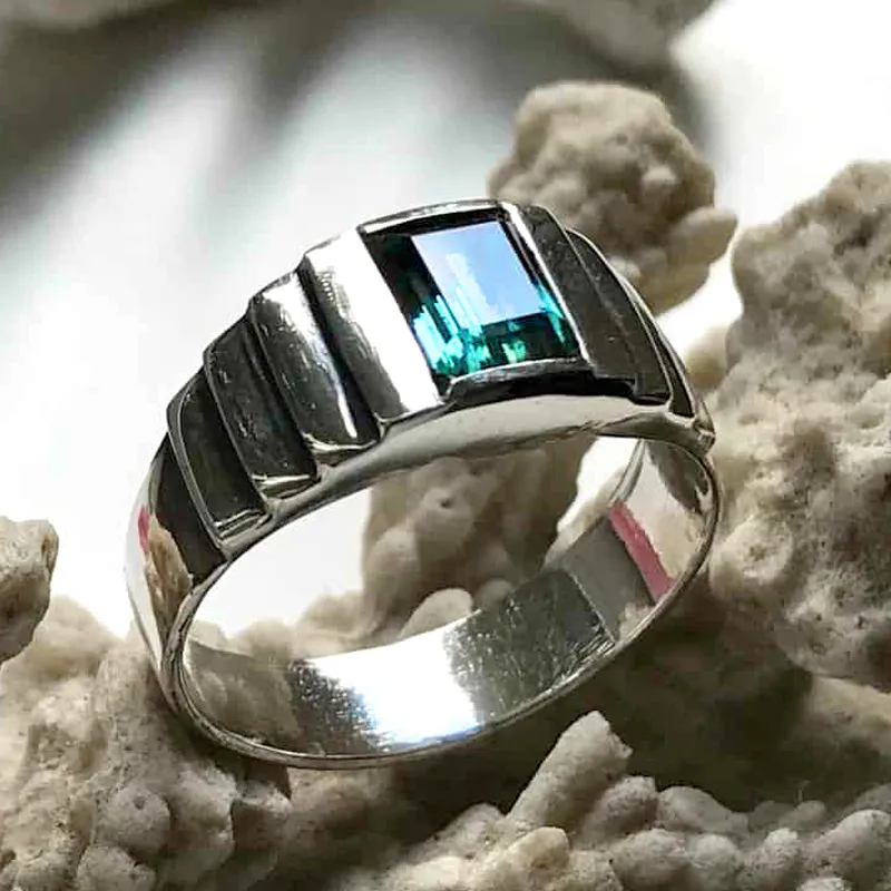 кольцо с синим турмалином